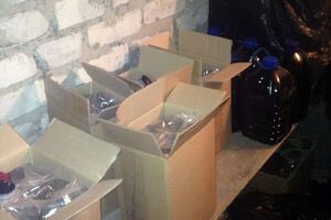 Полицейские установили, что 40-летний мужчина из Лимана покупал суррогатный алкоголь у жительницы Изюма