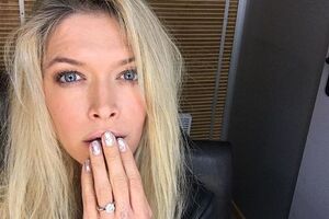 Брежнева заверила, что не запрещала старшей дочери общаться с отцом