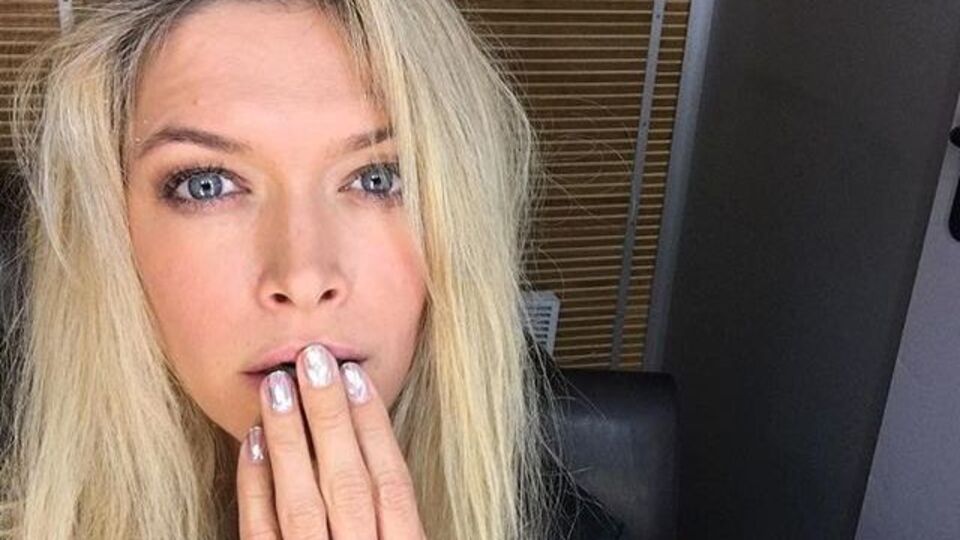 Брежнева заверила, что не запрещала старшей дочери общаться с отцом