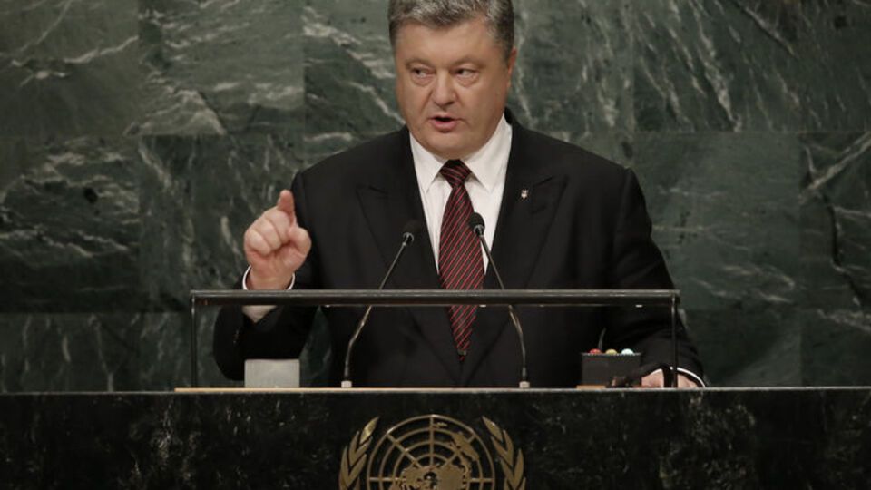 Порошенко заявил, что России не удастся скрыть правду о крушении рейса MH17
