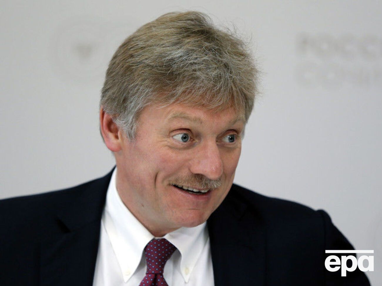 Песков отрицает присутствие на Донбассе российских военных и оружия