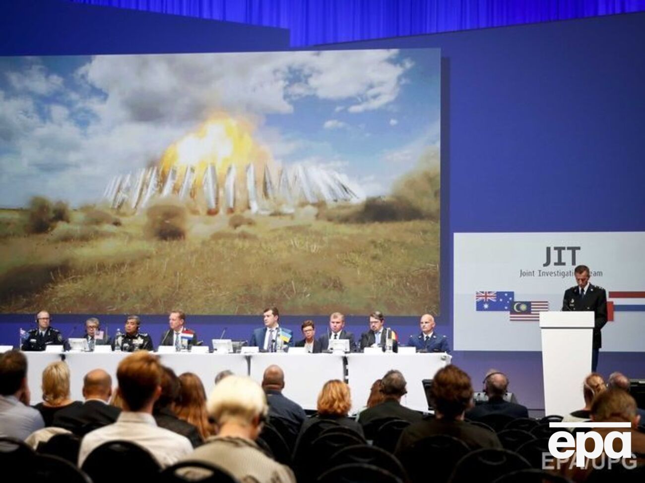 Пит Плюг:&nbsp;Мой брат и его жена&nbsp;&ndash;&nbsp;они были на том самолете. Их останки не найдены до сих пор