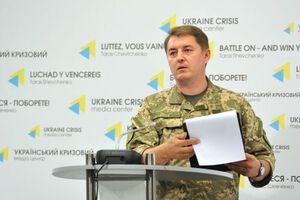 Боевики продолжают нарушать режим тишины, отметил Александр Мотузяник