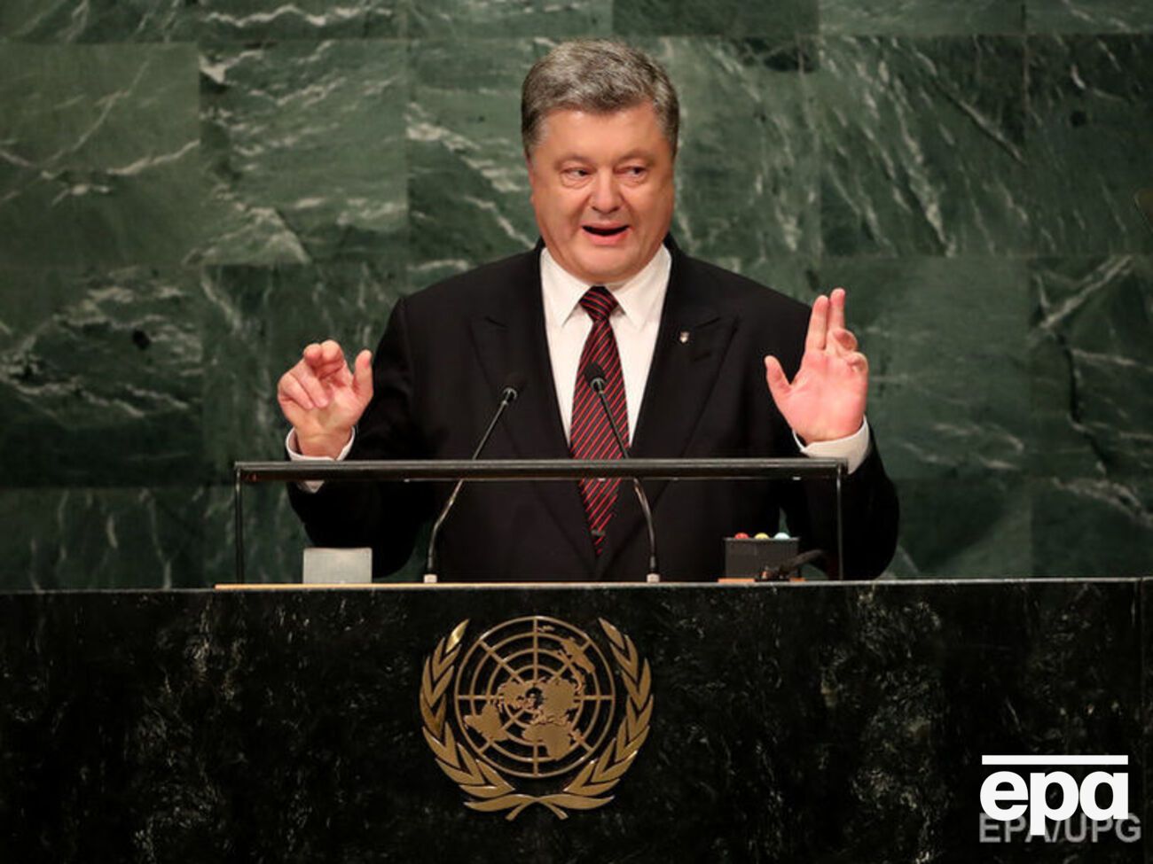 Порошенко уволил судью Царевич