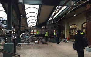 В Хобокене поезд врезался в вокзал