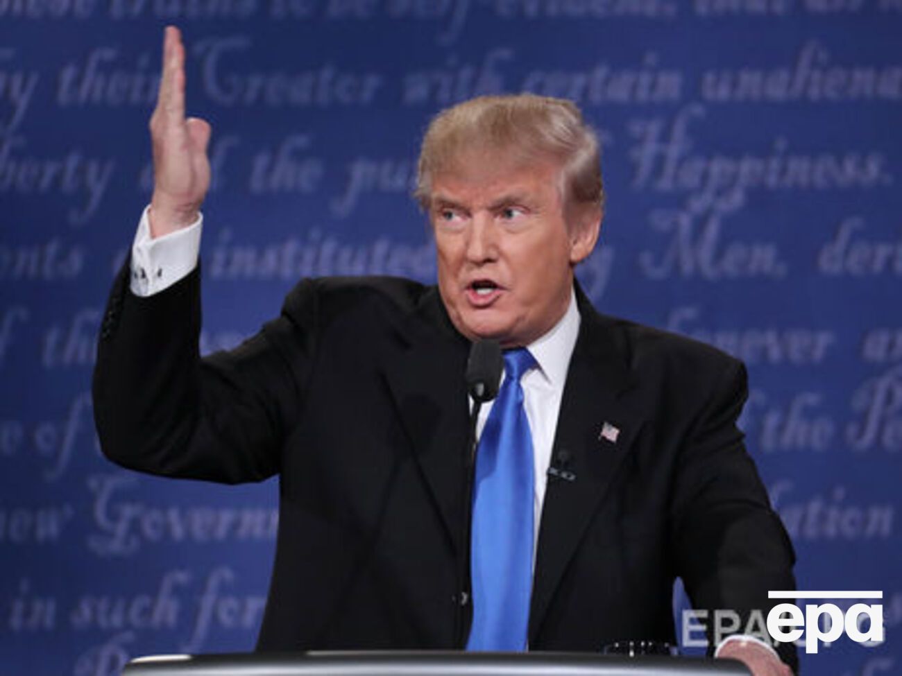 Данные опроса компании Google свидетельствуют, что Трампа поддерживают 45,7% населения, а Клинтон &ndash;&nbsp;44%