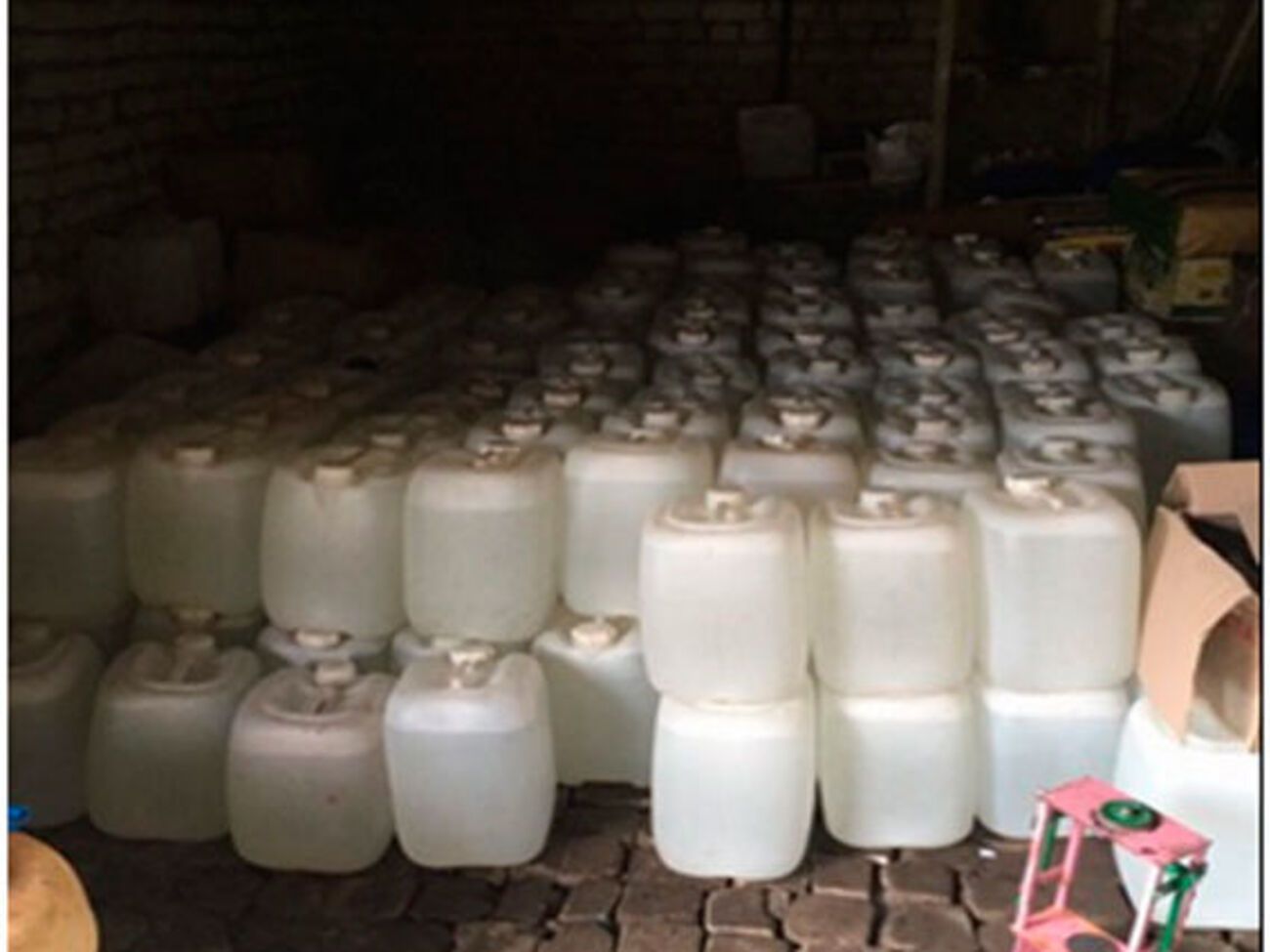 Полиция устанавливает места сбыта суррогатного спиртного