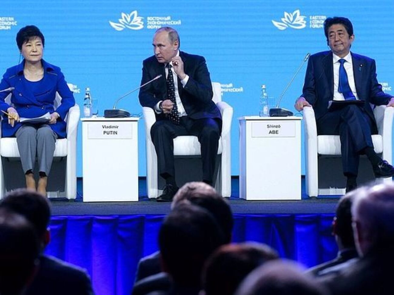 Путин заявил о необходимости формирования трансевразийских и&nbsp;региональных маршрутов для доставки грузов