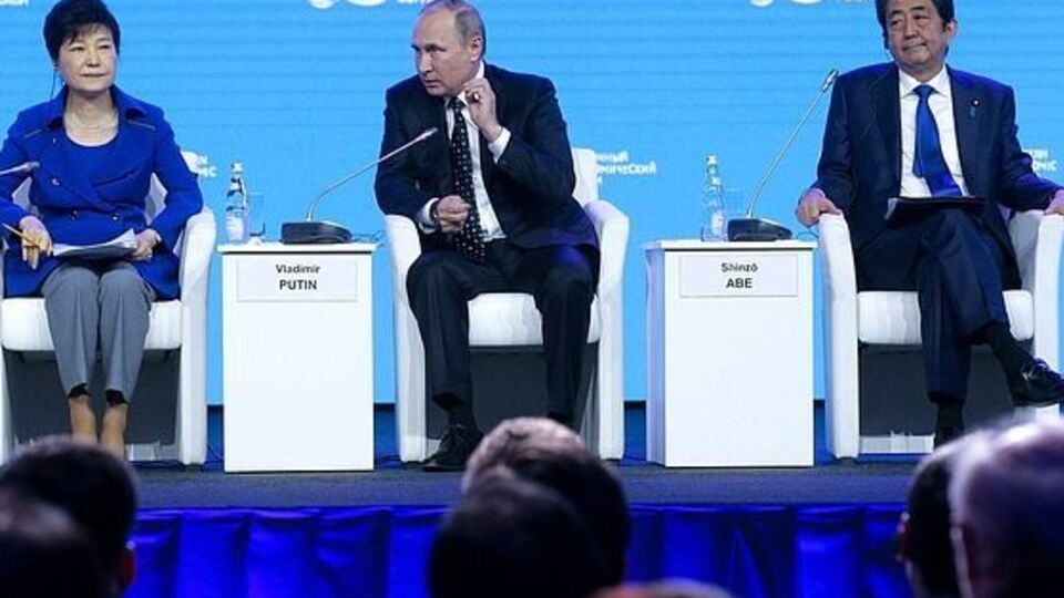 Путин заявил о необходимости формирования трансевразийских и региональных маршрутов для доставки грузов