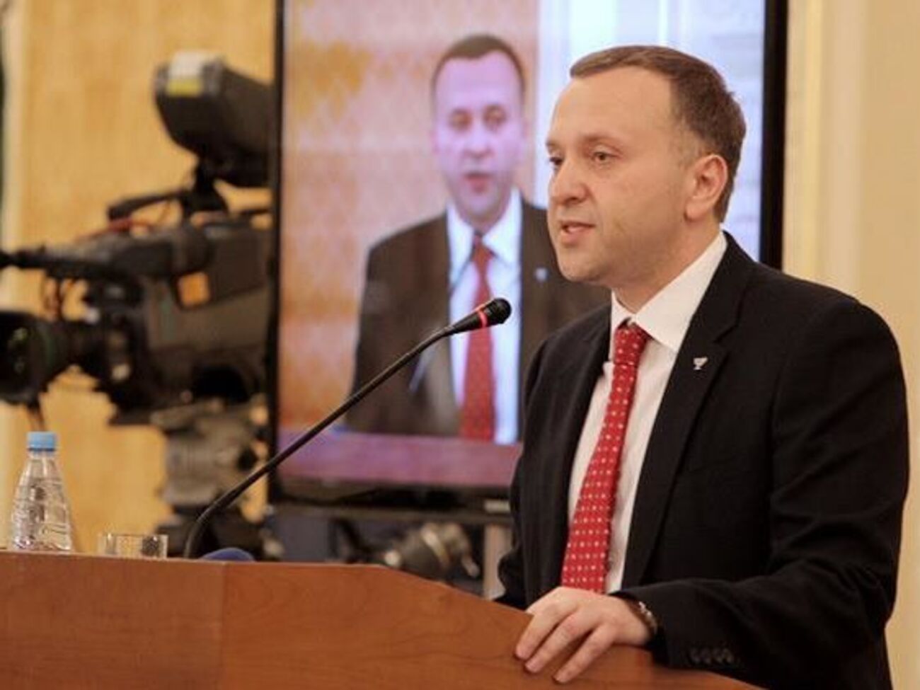 Долинский: Политики делают всю Украину заложником одной группировки – ОУН