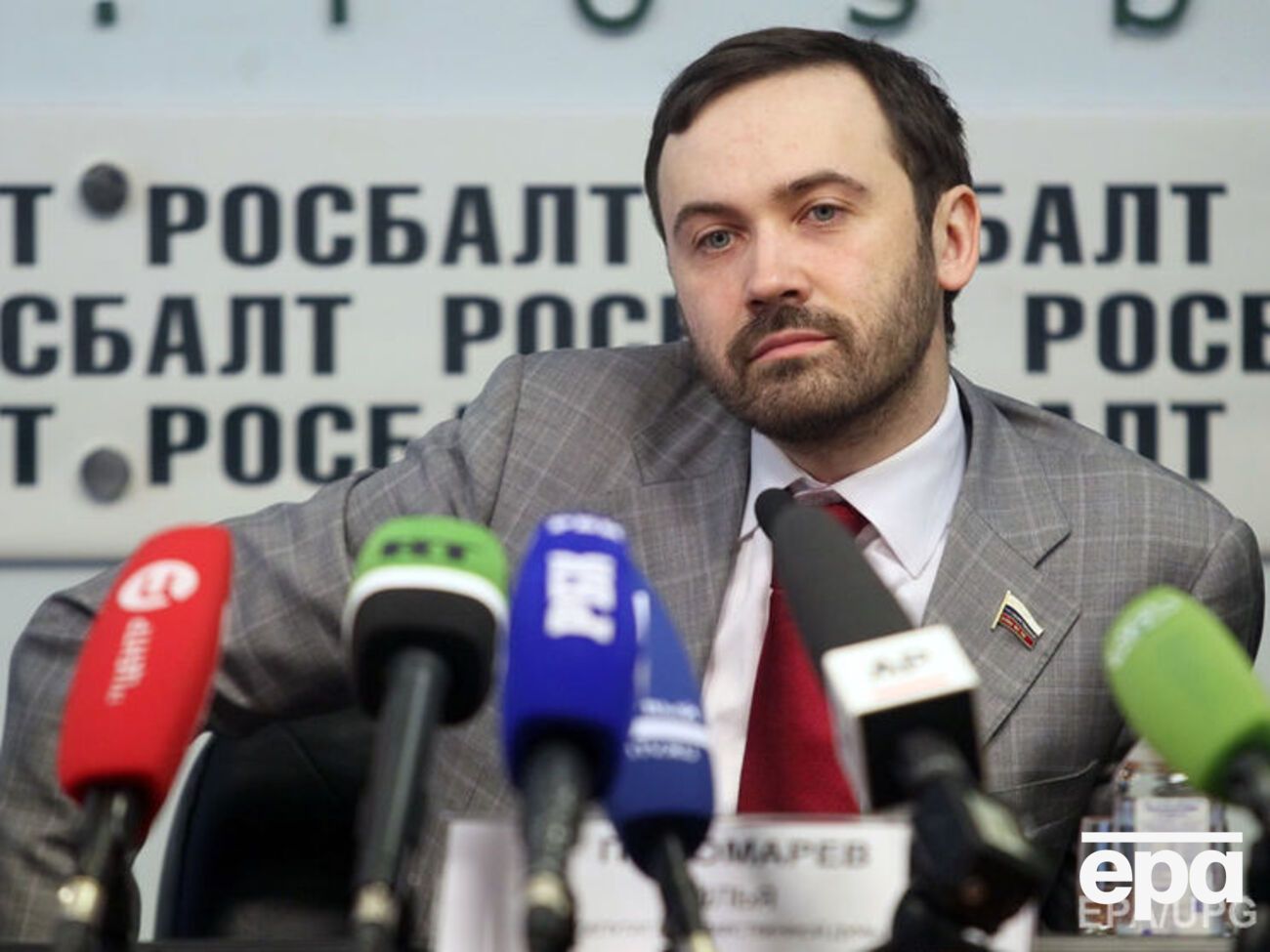 Илья Пономарев: Вы обвиняете РФ в спонсировании террористических групп, но, тем не менее, не квалифицируете эти действия как военные и ведете не войну, а АТО