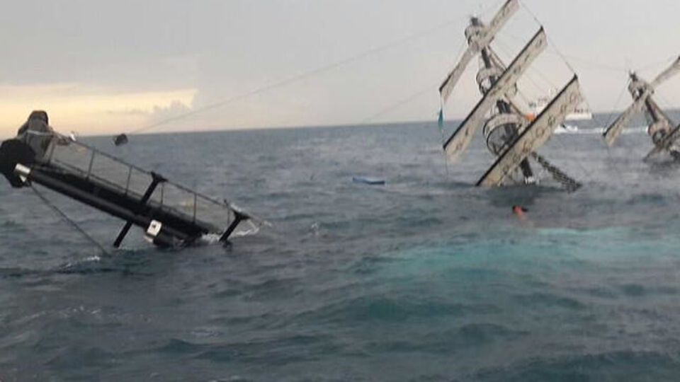 Туристический корабль затонул в Турции