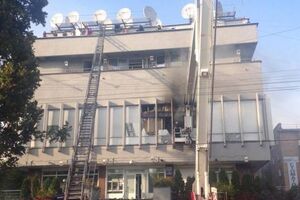 В Киеве горит здание телеканала "Интер"