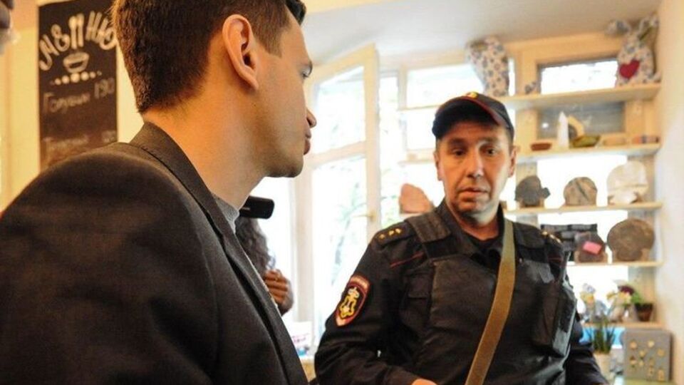 Яшин: Дал доклад полицейским при условии, что прочитают – в конце концов, им по должности положено знать про криминал во власти