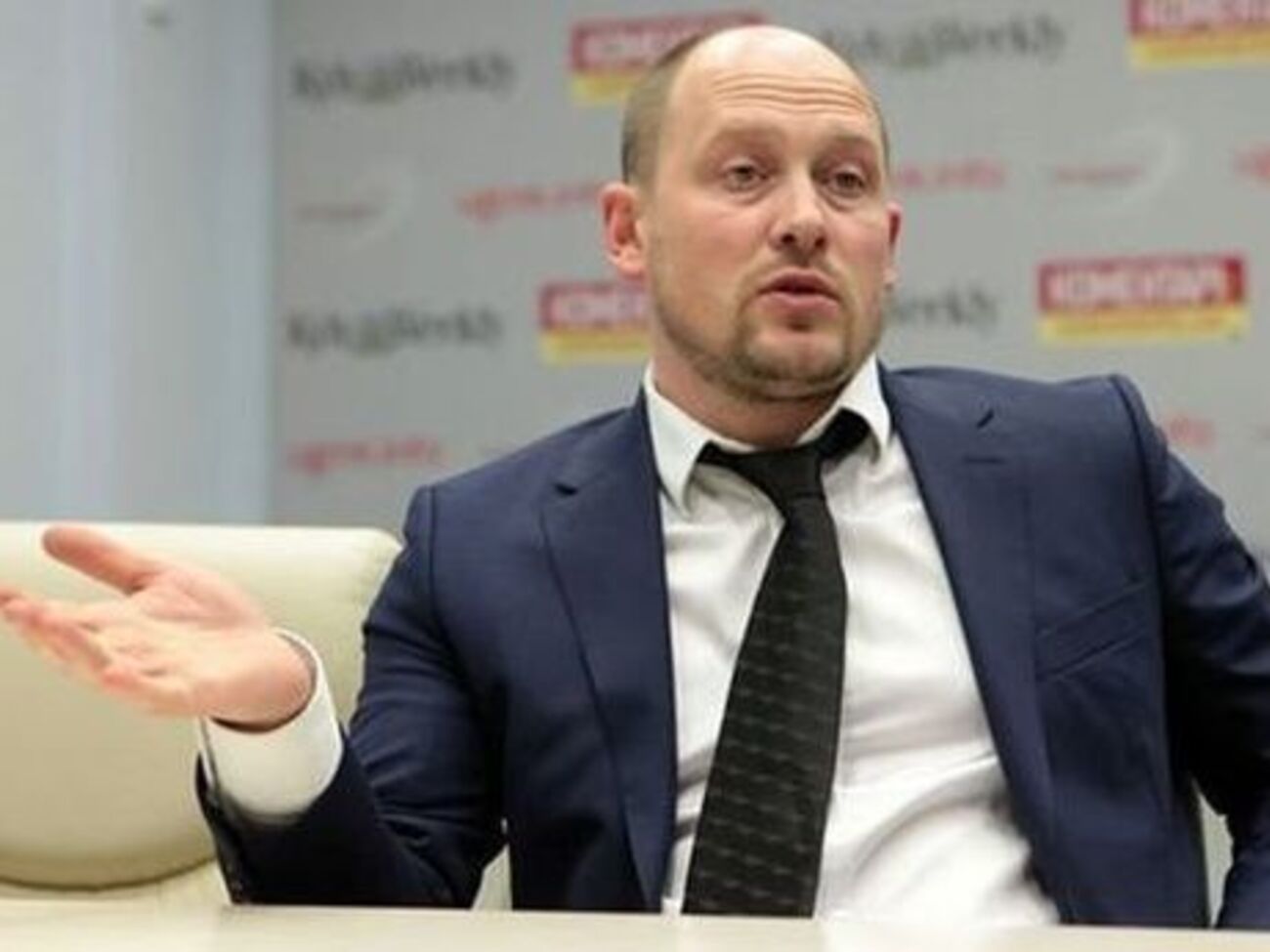 Каплин: Яценюк мобилизовал все свои информационные и финансовые ресурсы для возвращения в политику