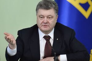 Порошенко отметил, что Служба безопасности Украины должна обеспечить соответствующее информационное и аналитическое обеспечение