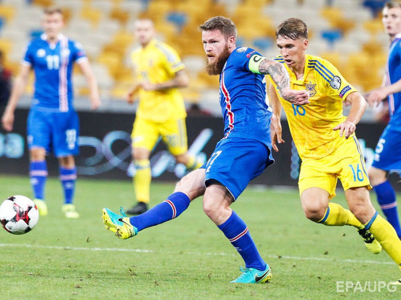Сборные Украины и Исландии разошлись миром. Фоторепортаж