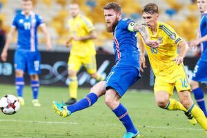 Сборные Украины и Исландии разошлись миром. Фоторепортаж