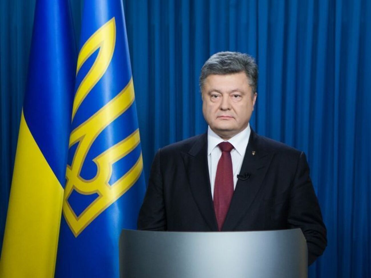 Порошенко заявил, что ведет курс на профессионализацию армии