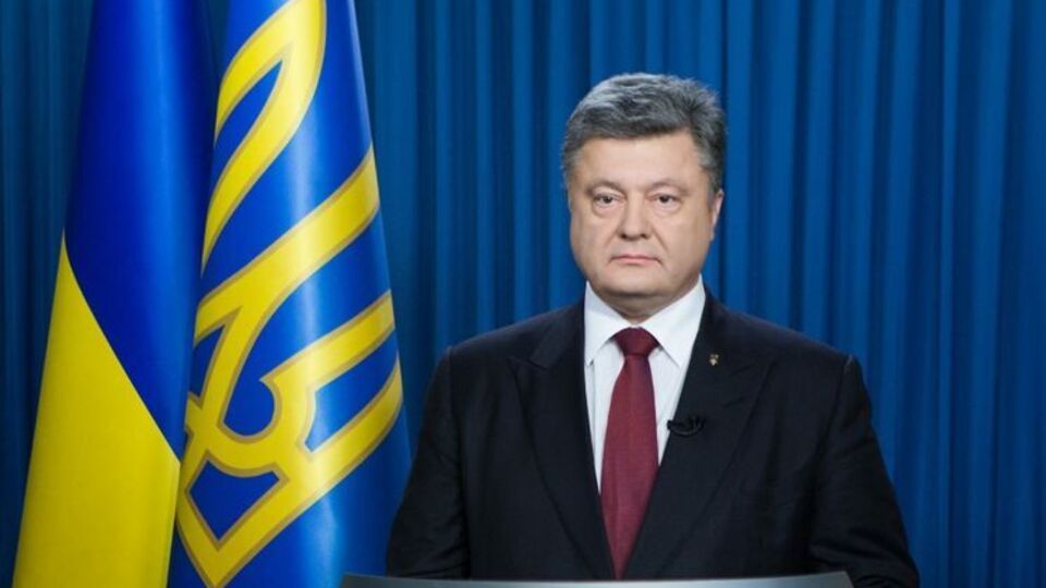 Порошенко заявил, что ведет курс на профессионализацию армии