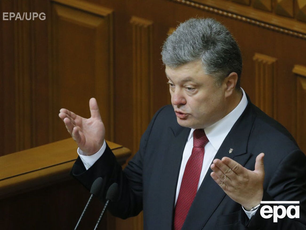 Порошенко отметил, что Россия наращивает военное присутствие у границ Украины