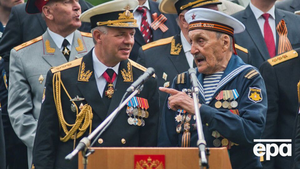 Витко (слева) предложили прибыть на суд в Киев