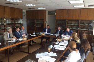 Нардеп Грановский (второй слева) на встрече генпрокуроров Украины и Кипра