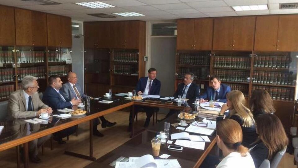 Нардеп Грановский (второй слева) на встрече генпрокуроров Украины и Кипра
