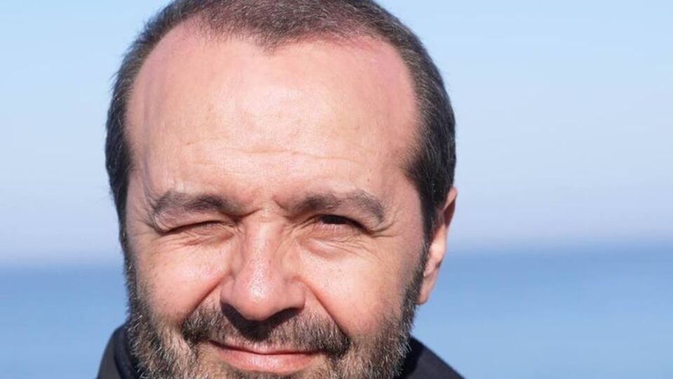 Шендерович: "Левада-центр", включивший в опросник отношения к Путину графу "отвращение", мгновенно объявили иностранным агентом