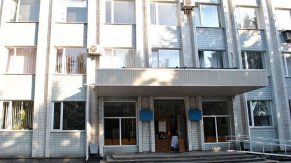 Здание получило незначительные повреждения