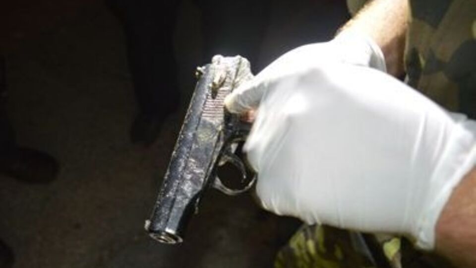 В СБУ отмечают, что террористы тщательно готовили преступление: они определили места для закладки взрывных устройств, нашли взрывчатку и огнестрельное оружие