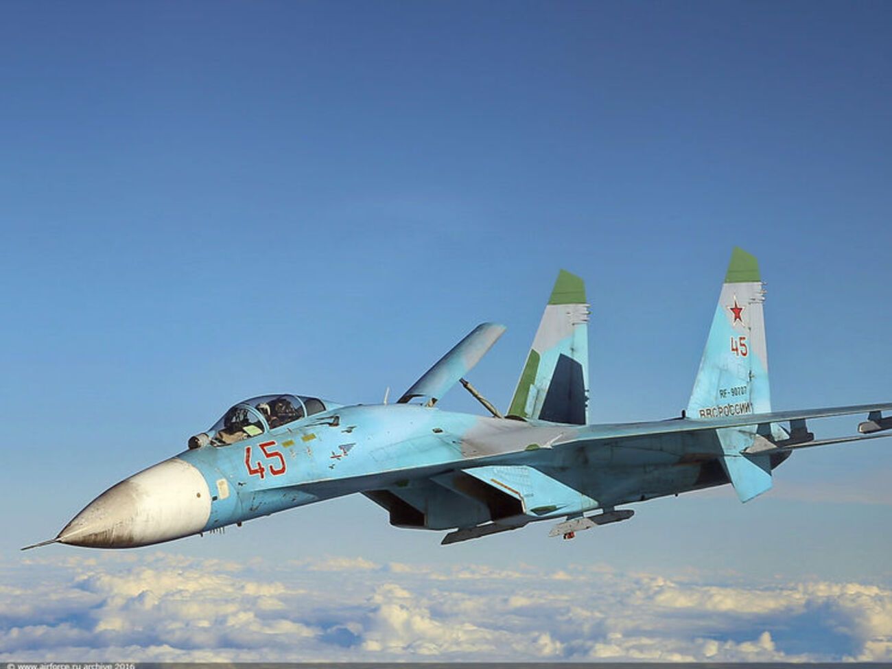 Самолет-разведчик США пытался перехватить российский Су-27
