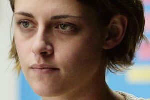 Стюарт исполняет роль молодого юриста