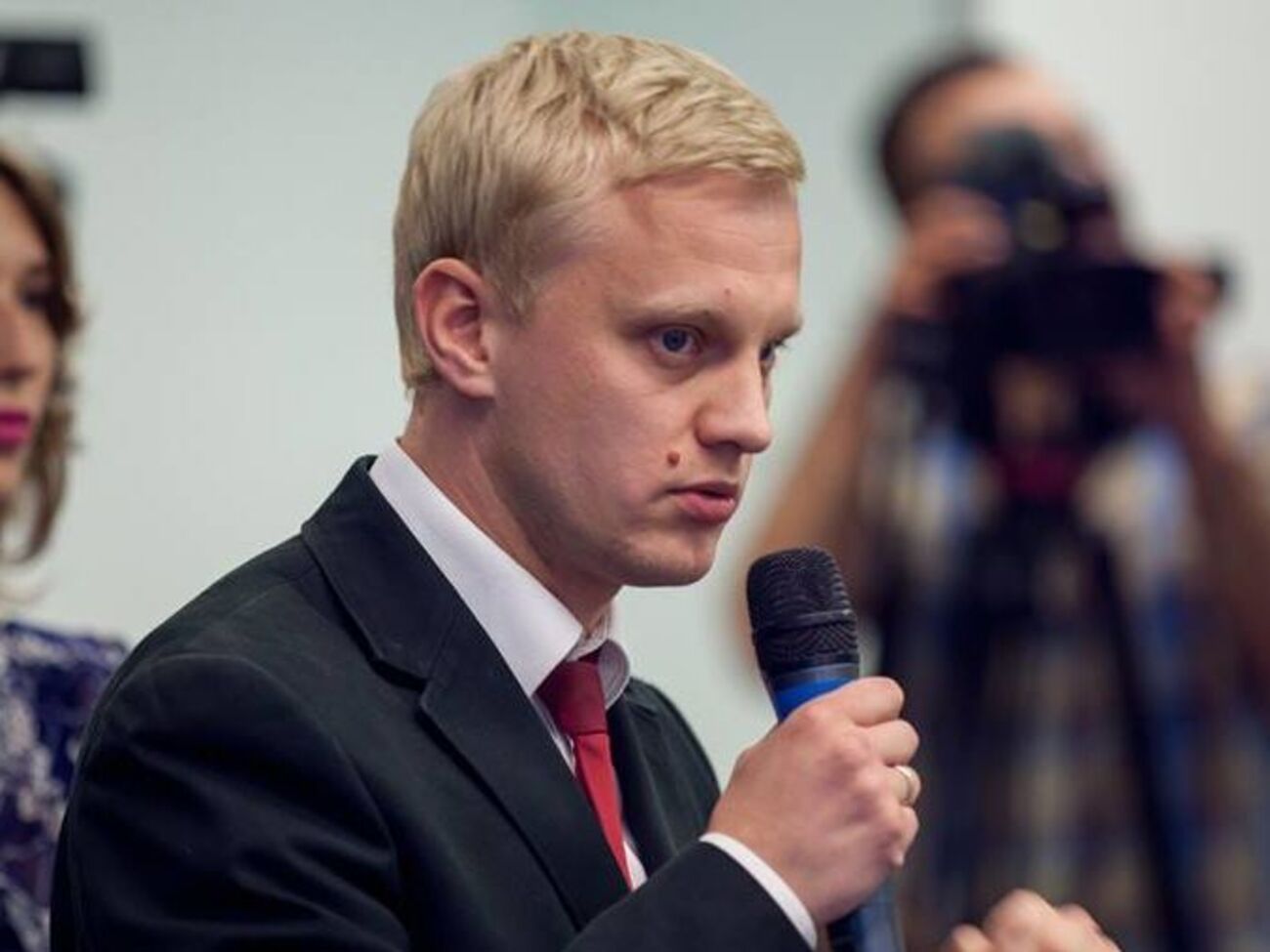 Виталий Шабунин: Правки Донец позволяют спрятать имущество, нажитое коррупционным путем, а именно записать его на третьих лиц и не указать в декларации право пользования этим имуществом