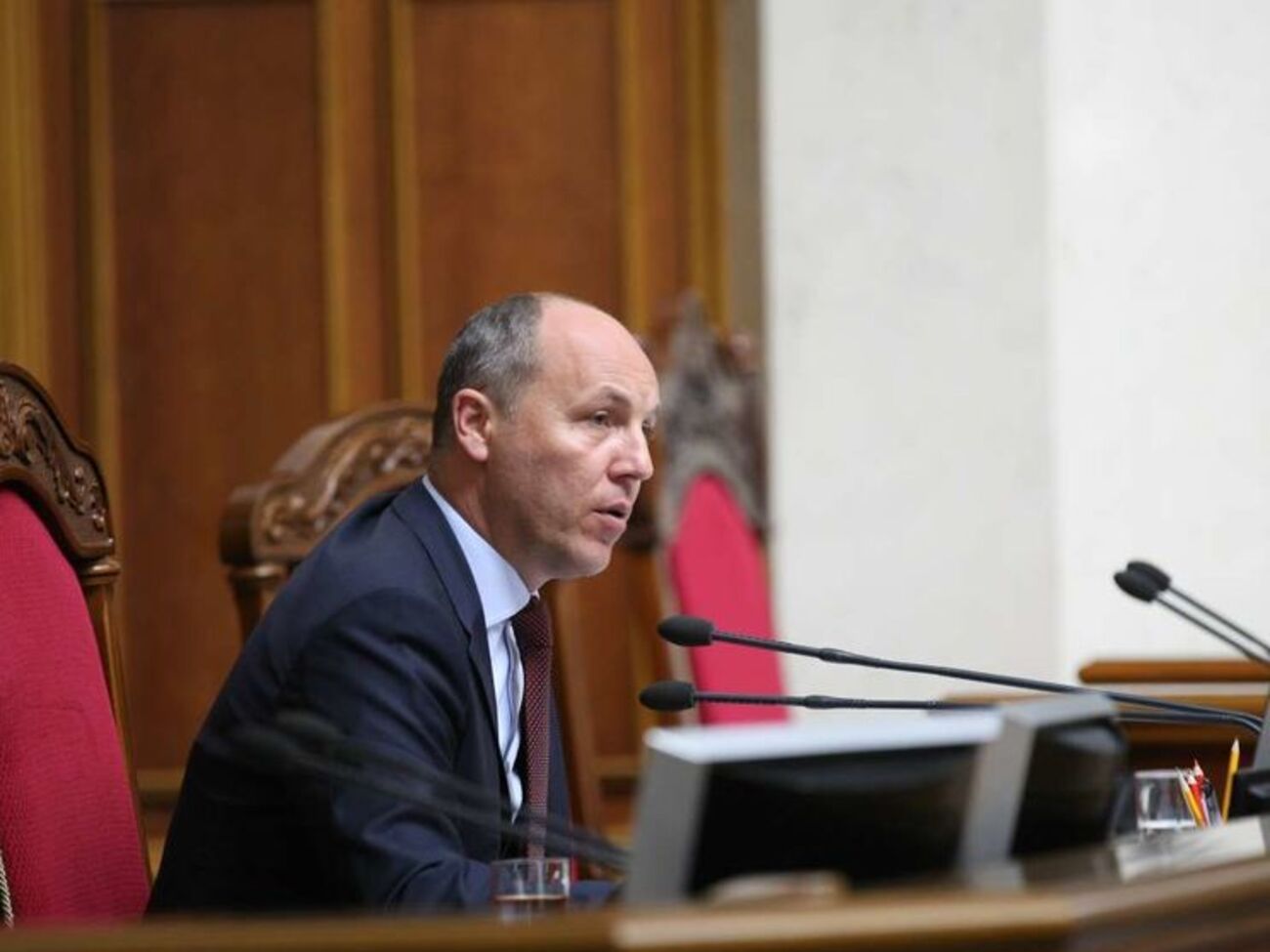 Парубий анонсировал рассмотрение заявления на вечернем заседании Рады