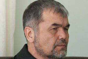 По словам Салиха, решение парламента – грубое нарушение конституции и "тихий переворот", совершенный для узурпации власти