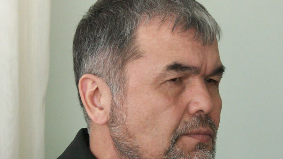 По словам Салиха, решение парламента – грубое нарушение конституции и "тихий переворот", совершенный для узурпации власти