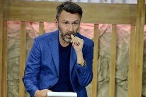 Шнуров примерил образ Кобзона