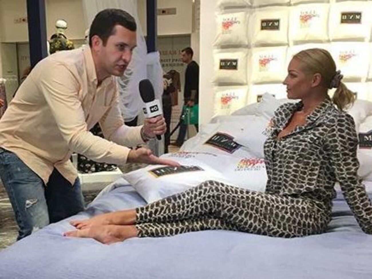 Волочкова:&nbsp;Меня попросили попозировать, и я в моем коронном шпагате