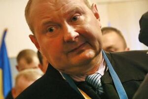 По данным СМИ, судья Чаус сбежал из Украины