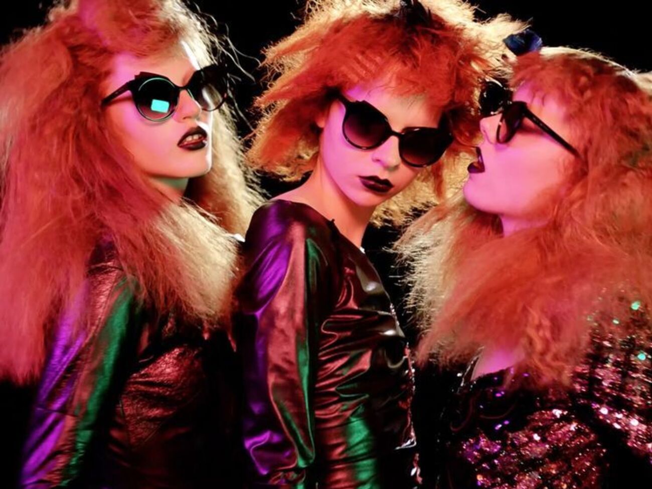 Ролик снят в стиле диско 1990-х годов