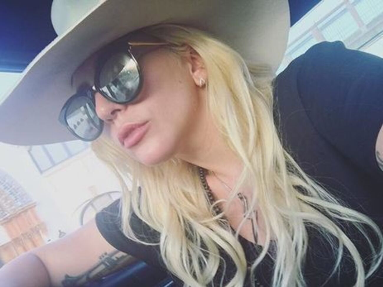 Леди Гага работает над клипом на новую песню