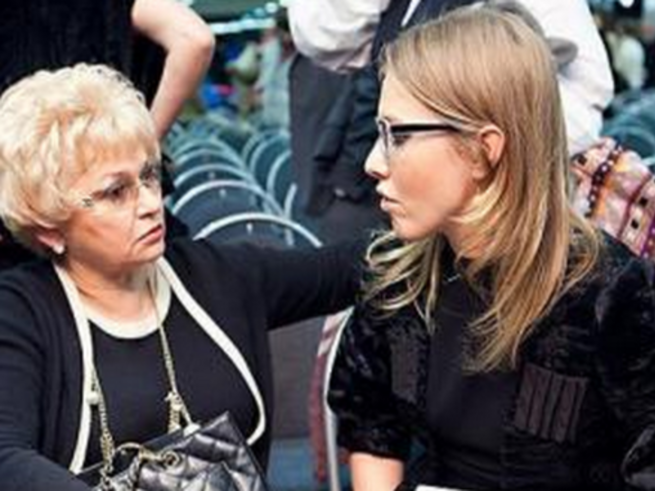 Нарусова (слева) мечтает о рождении двух внуков