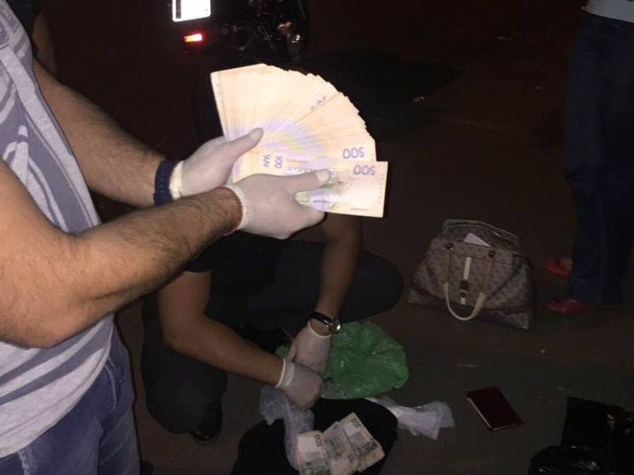 Арсен Аваков:&nbsp;Продолжаются 13 обысков по местам работы и проживания фигурантов