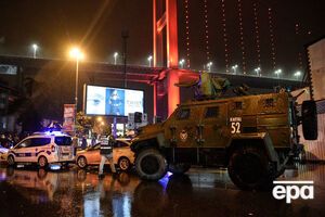 Полиция у ночного клуба в Стамбуле