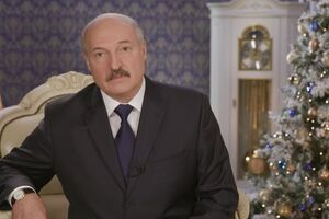 Лидер Беларуси назвал свою страну "островком стабильности и спокойствия"