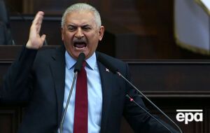 Премьер Йылдырым заявил, что террорист бросил оружие в клубе и сбежал