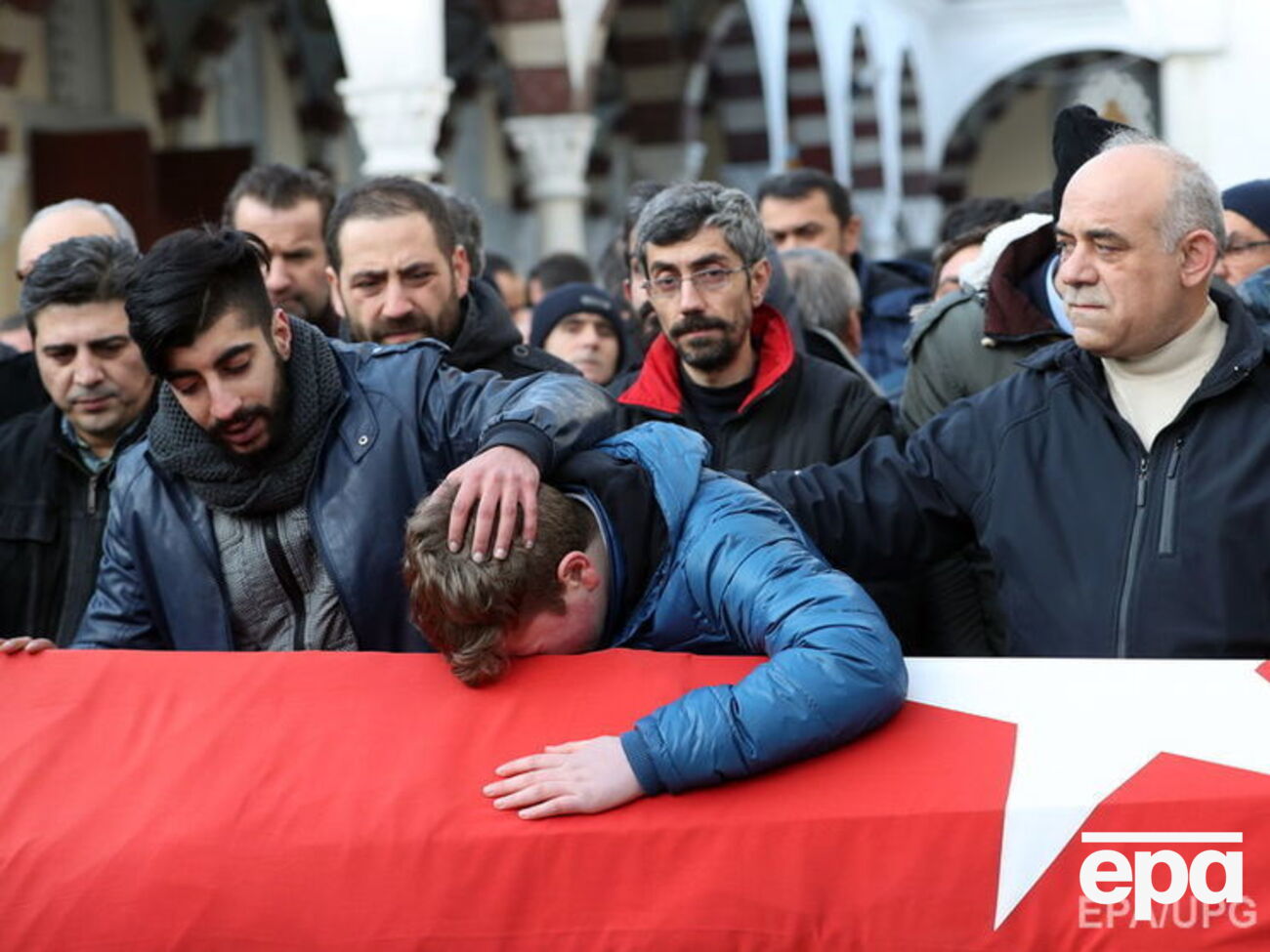 В Стамбуле продолжается идентификация погибших в клубе Reina