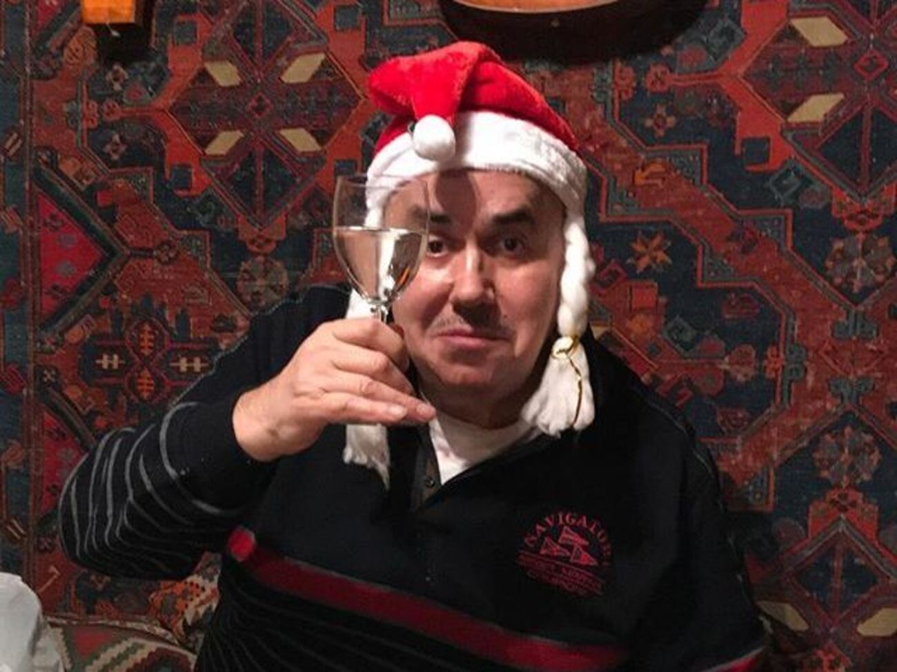 Садальский посмеялся над Путиным и Медведевым, процитировав известную песню