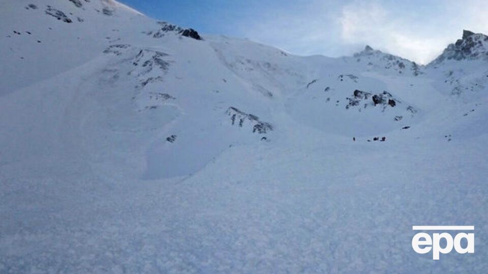 В горах сохраняется опасность схождения лавин